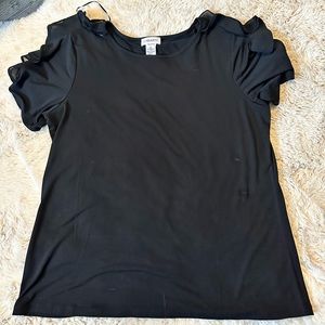 Black stretch shirt with ruffles on the shoulder